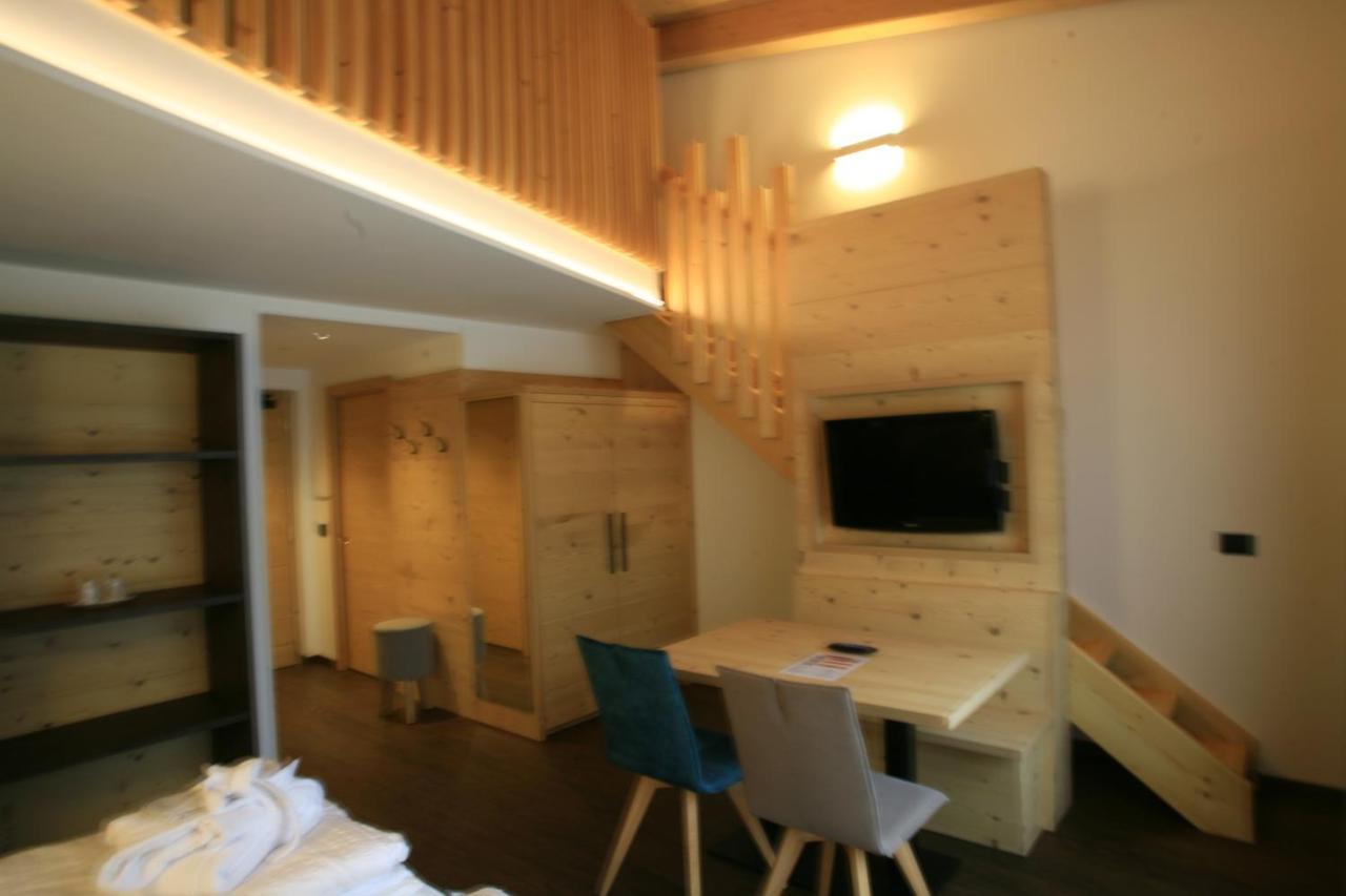 Alpen Hotel Vidi Madonna Exteriör bild