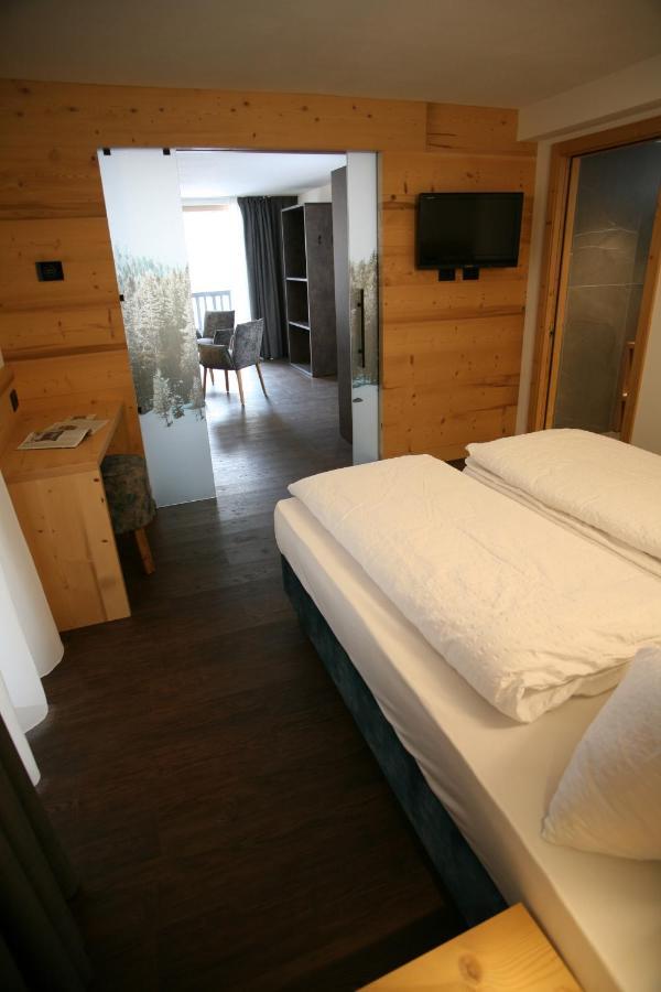Alpen Hotel Vidi Madonna Exteriör bild