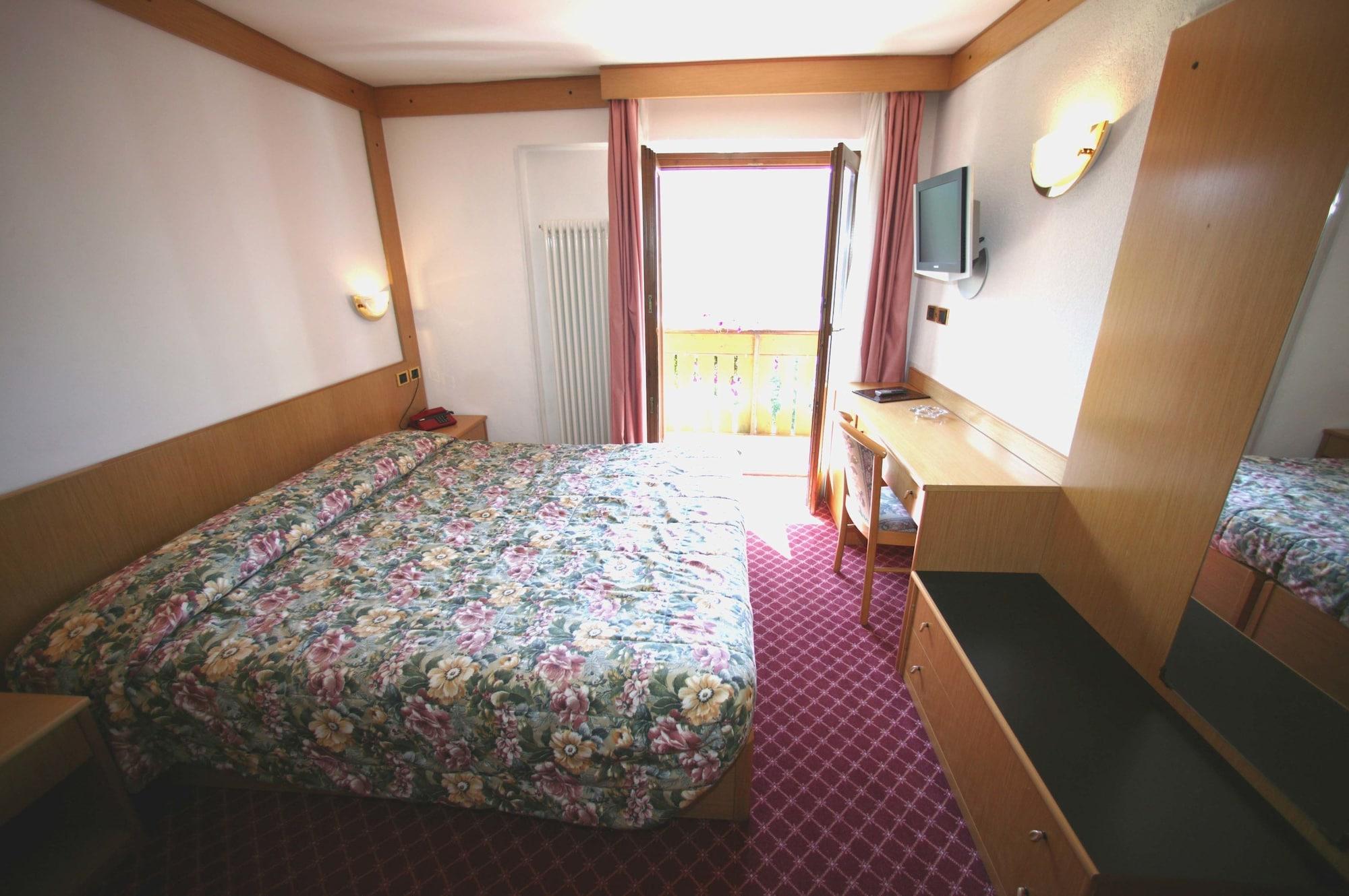 Alpen Hotel Vidi Madonna Exteriör bild