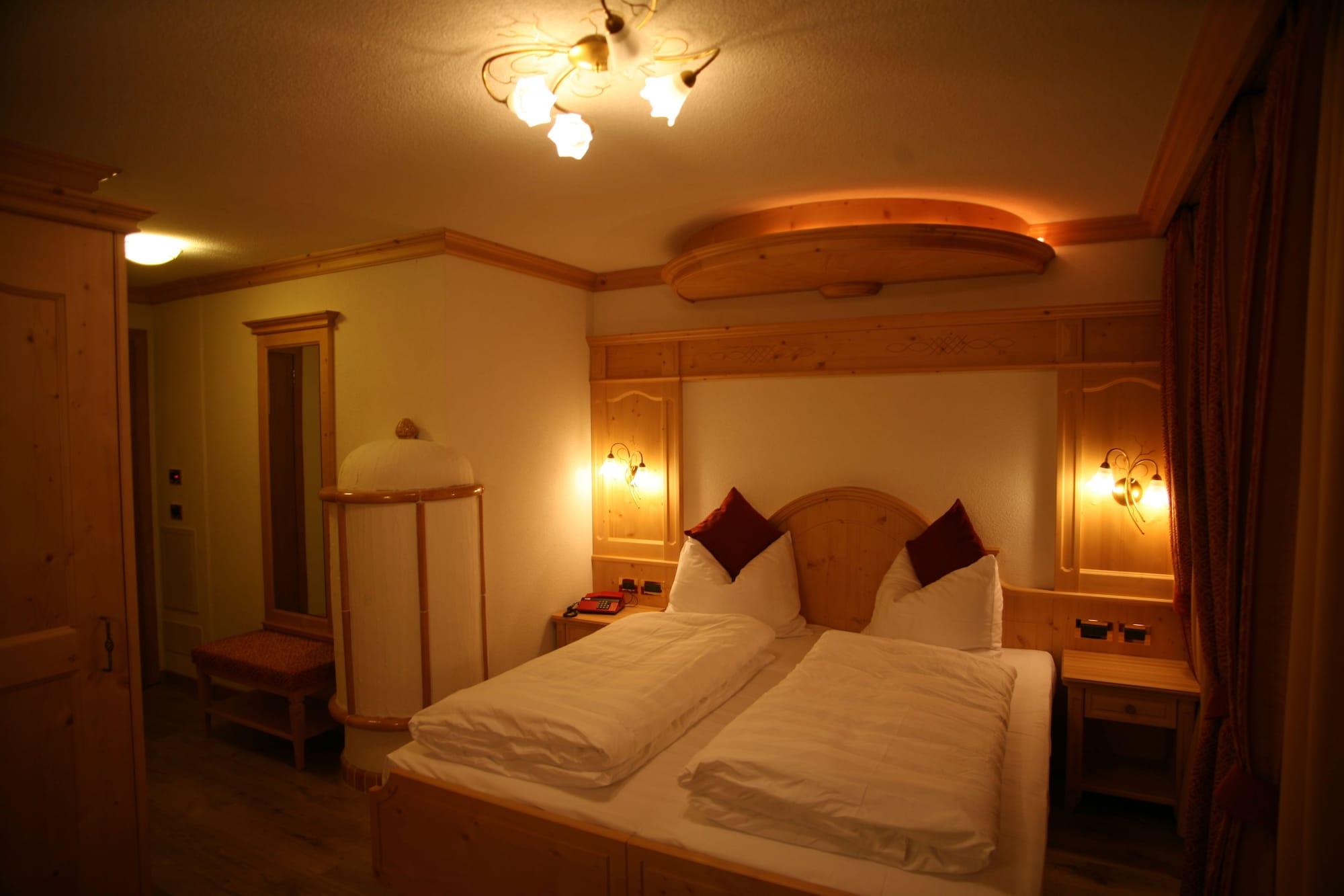 Alpen Hotel Vidi Madonna Exteriör bild